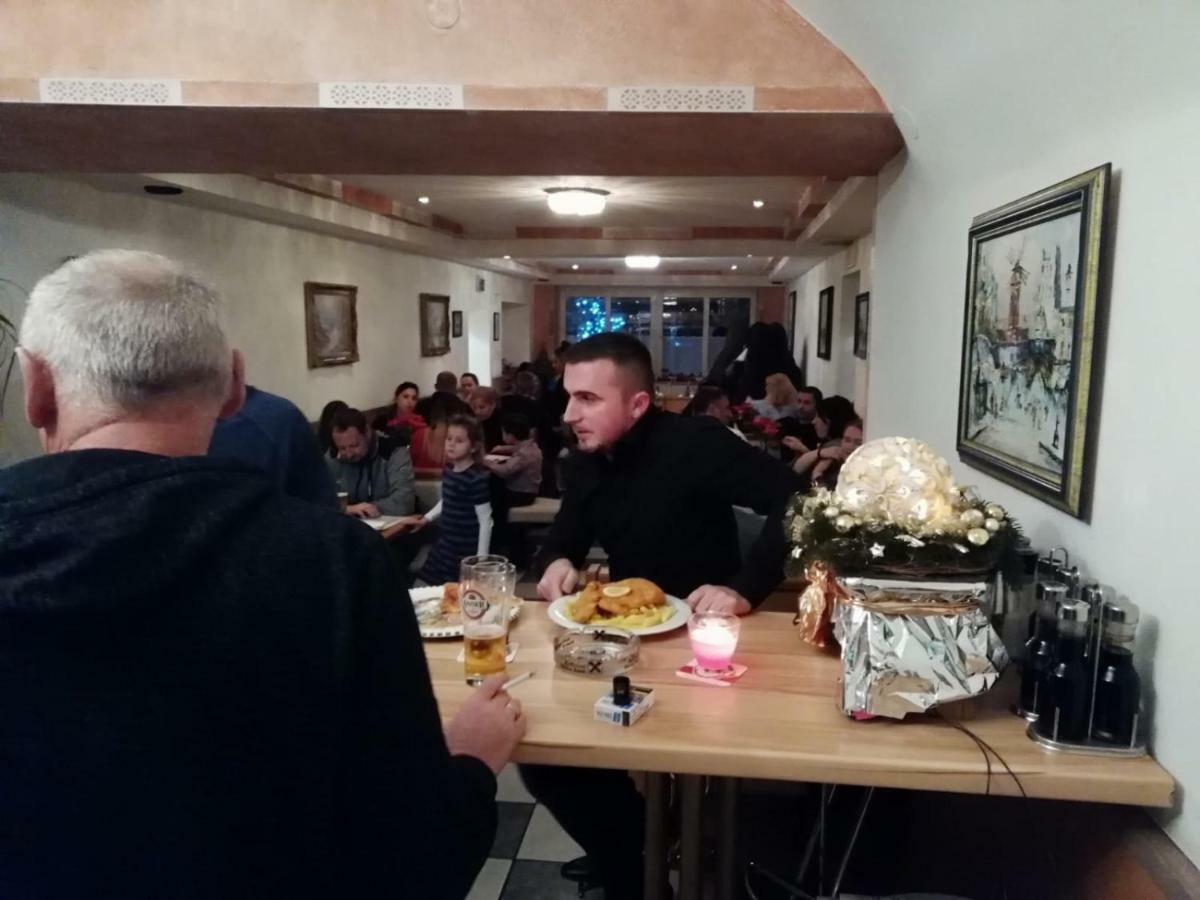 Hotel-Restaurant Zum Donaueck מטהאוזן מראה חיצוני תמונה